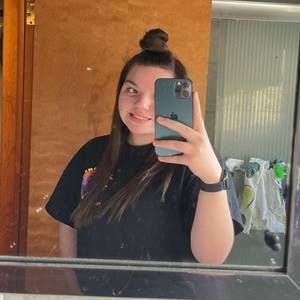 Meet your Posher, Alexis